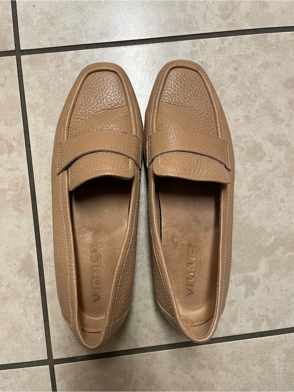 Vionic women Camel/Tan Pebbled Leather Penny Loafers